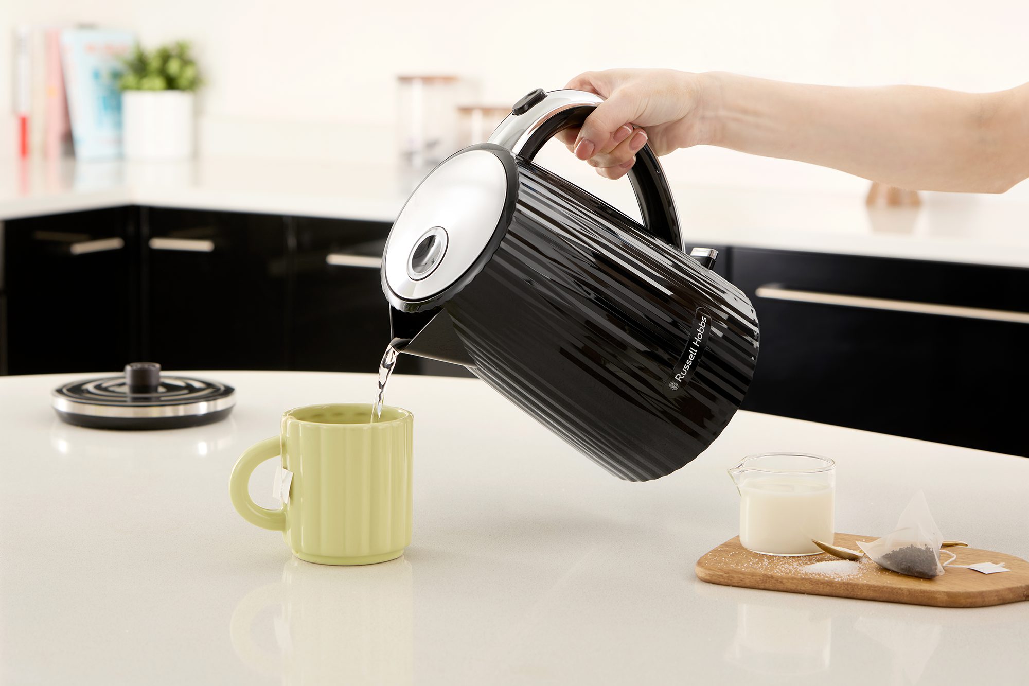 RUSSELL HOBBS 27361-70/RH Eden fekete vízforraló 1,7 literes kapacitással – 9. kép