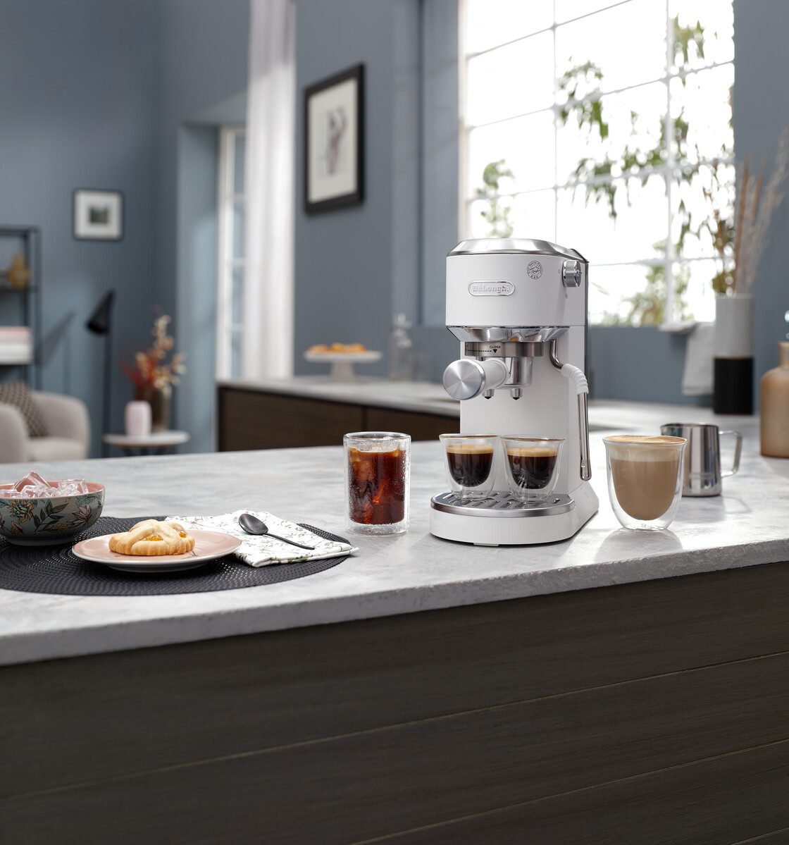 DE-LONGHI Dedica Duo EC890.WI fehér karos presszókávéfőző cold brew funkcióval – 5. kép