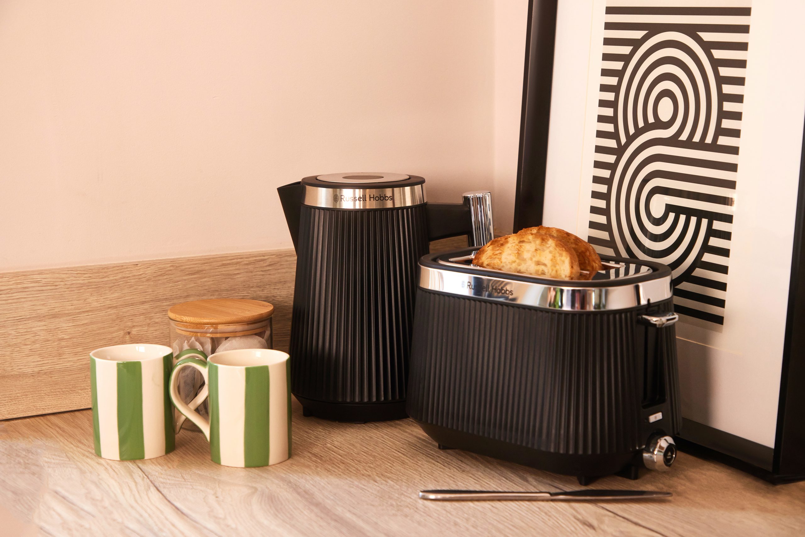 RUSSELL HOBBS 26750-70/RH Brontë Black vízforraló belső világítással – 8. kép
