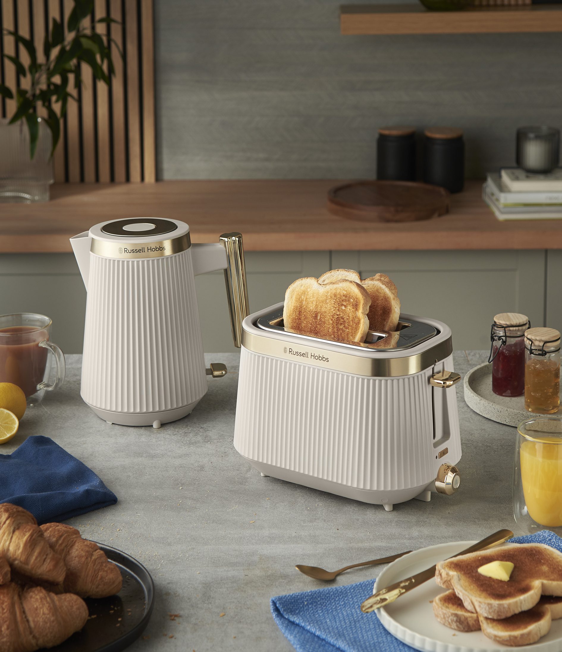 RUSSELL HOBBS 26751-70/RH Brontë Stone fehér vízforraló belső világítással – 4. kép