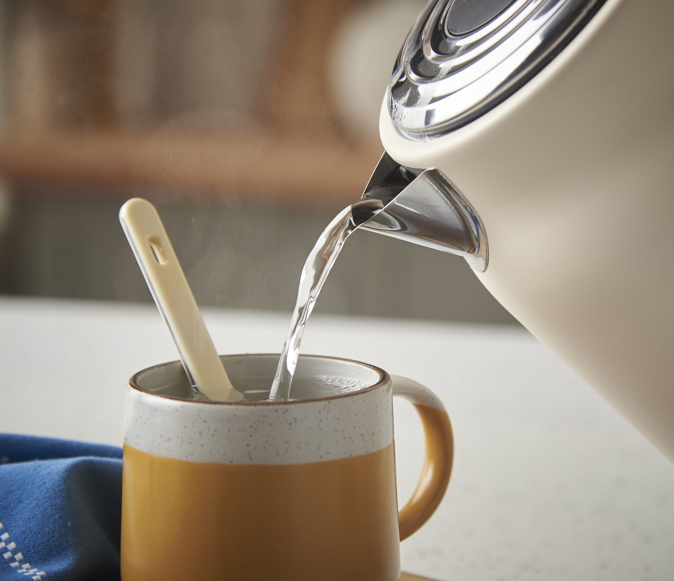RUSSELL HOBBS 28640-70/RH Hanley Jasmine 1,7 literes vízforraló – 4. kép