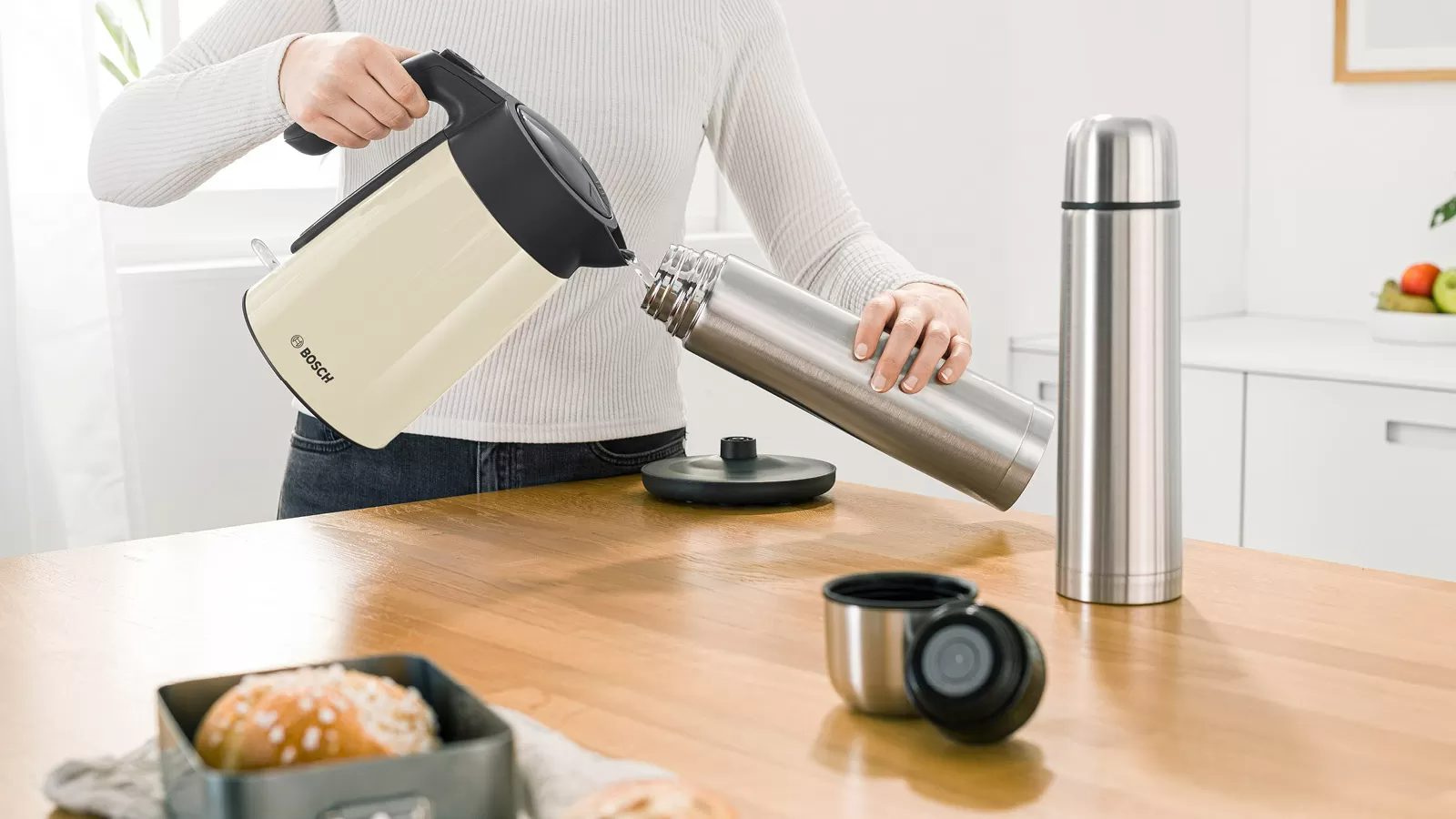 BOSCH TWK7L467 nemesacél vízforraló, 2400 W, 1,7 l, krémszínű – 4. kép