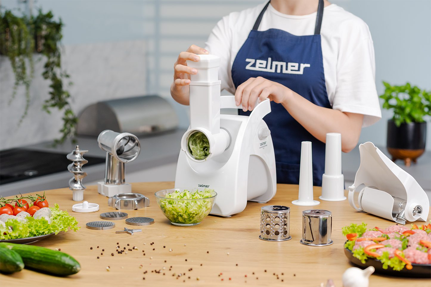 ZELMER ZMM9803B húsdaráló 2200 W teljesítménnyel és tartozékokkal – 12. kép